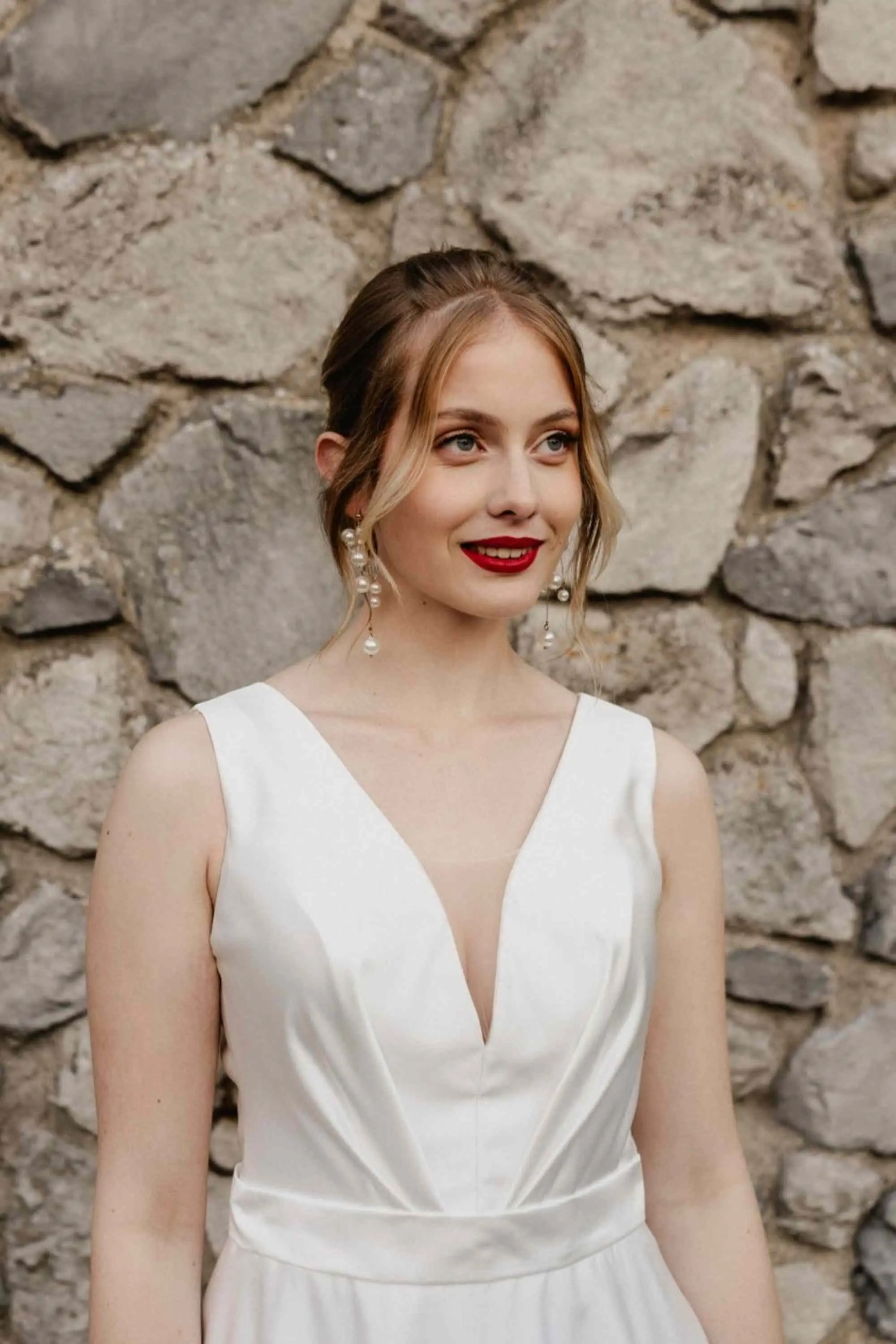 Hanna <br>Foto: brandt weddings<br>Kleid: Studio Bötel<br>Organisation: Be Unique Workshop<br>Brautstyling: Judy R. Makeup