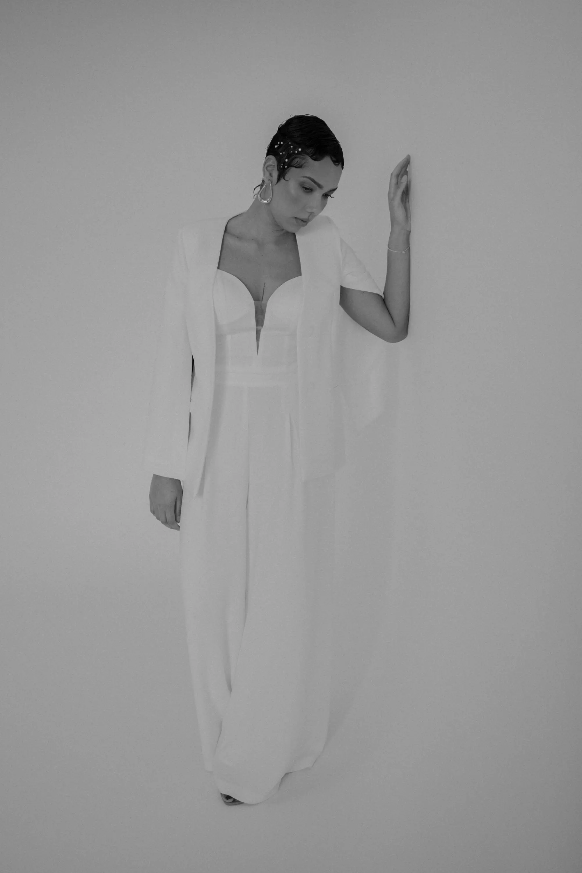 Sarah <br>Foto: Franziska Hohenhövel<br>Zweiteiler: Le Rina via Hochzeitsblume<br>Brautmakeup: Judy R. Makeup