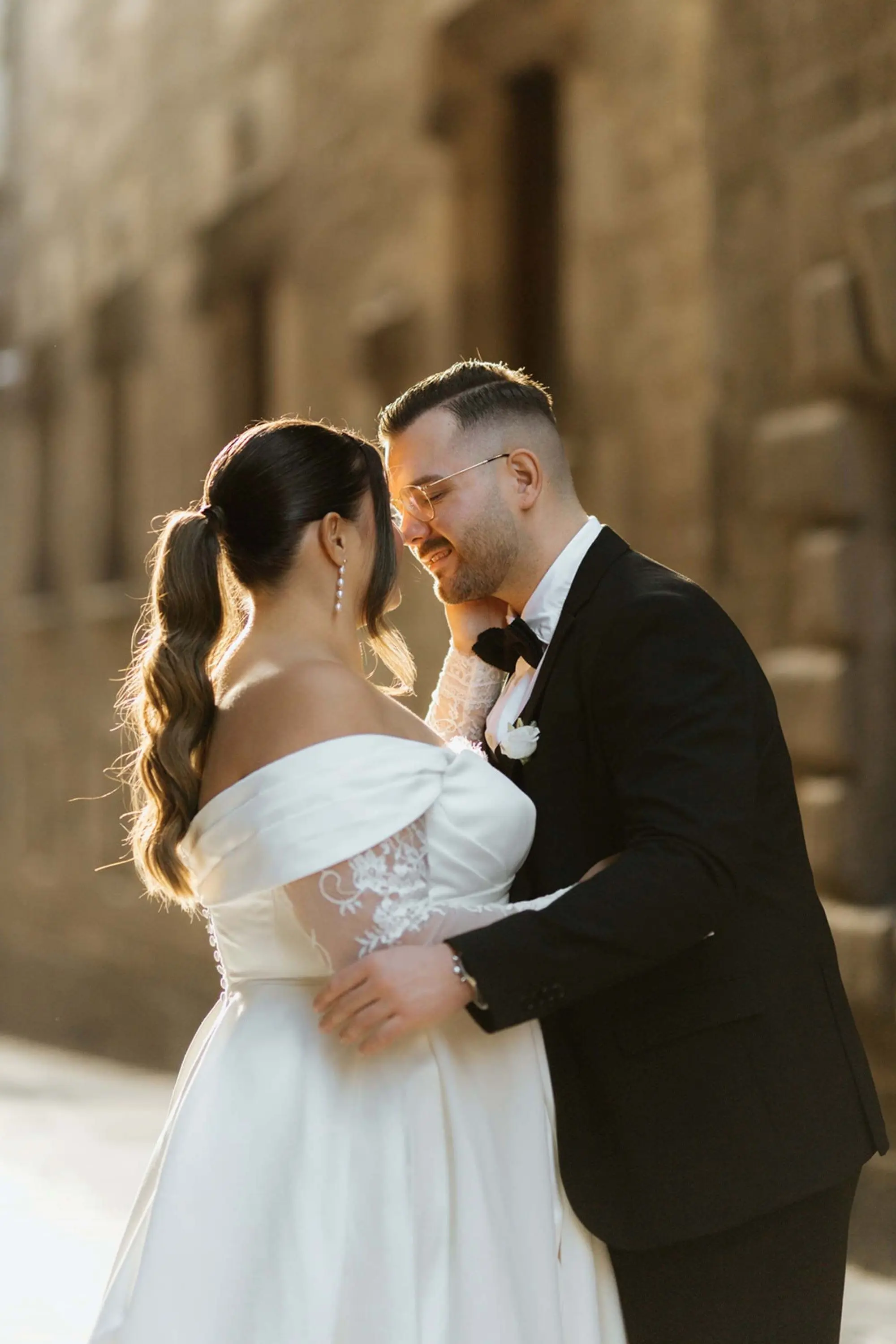 Lisa (@curvymodelcouple)<br>Foto: studio cari<br>Kleid: Orchideen Brautmoden & Zauberkleid<br>Schmuck: glanzfang Schmuck Design<br>Brautstyling: Judy R. Makeup