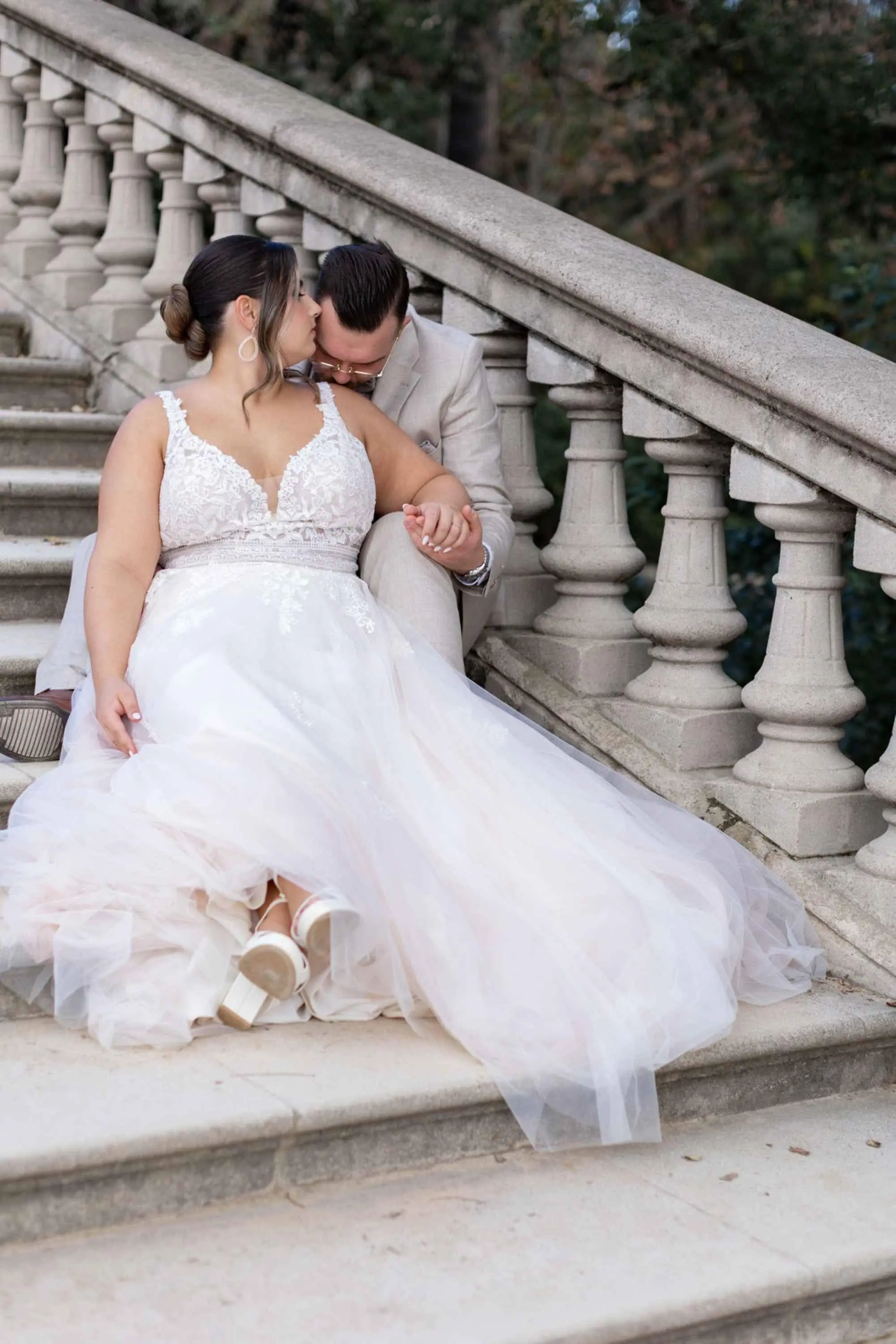 Lisa (@curvymodelcouple)<br>Foto: daniasfotowelt<br>Kleid: Orchideen Brautmoden & Zauberkleid<br>Schmuck: glanzfang Schmuck Design<br>Brautstyling: Judy R. Makeup