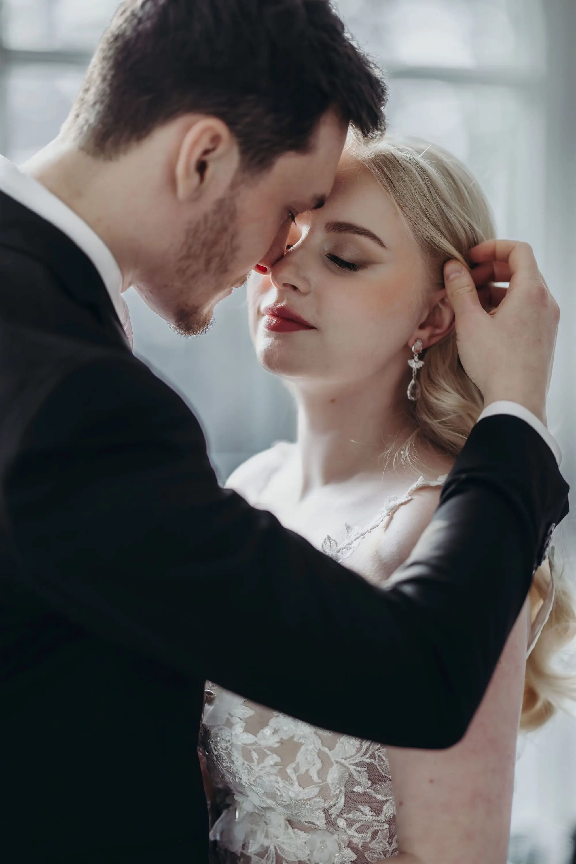 Anna (@shootwithdomke)<br>Foto: Tallygraphy<br>Location: Lewenslust Hildesheim<br>Dekoration: Hochzeitsverleih Goslar<br>Floristik: Mariles Blumenstudio<br>Brautkleid: Cinderellakleider<br>Schmuck: Dalou Jewelry<br>Brautstyling: Judy R. Makeup