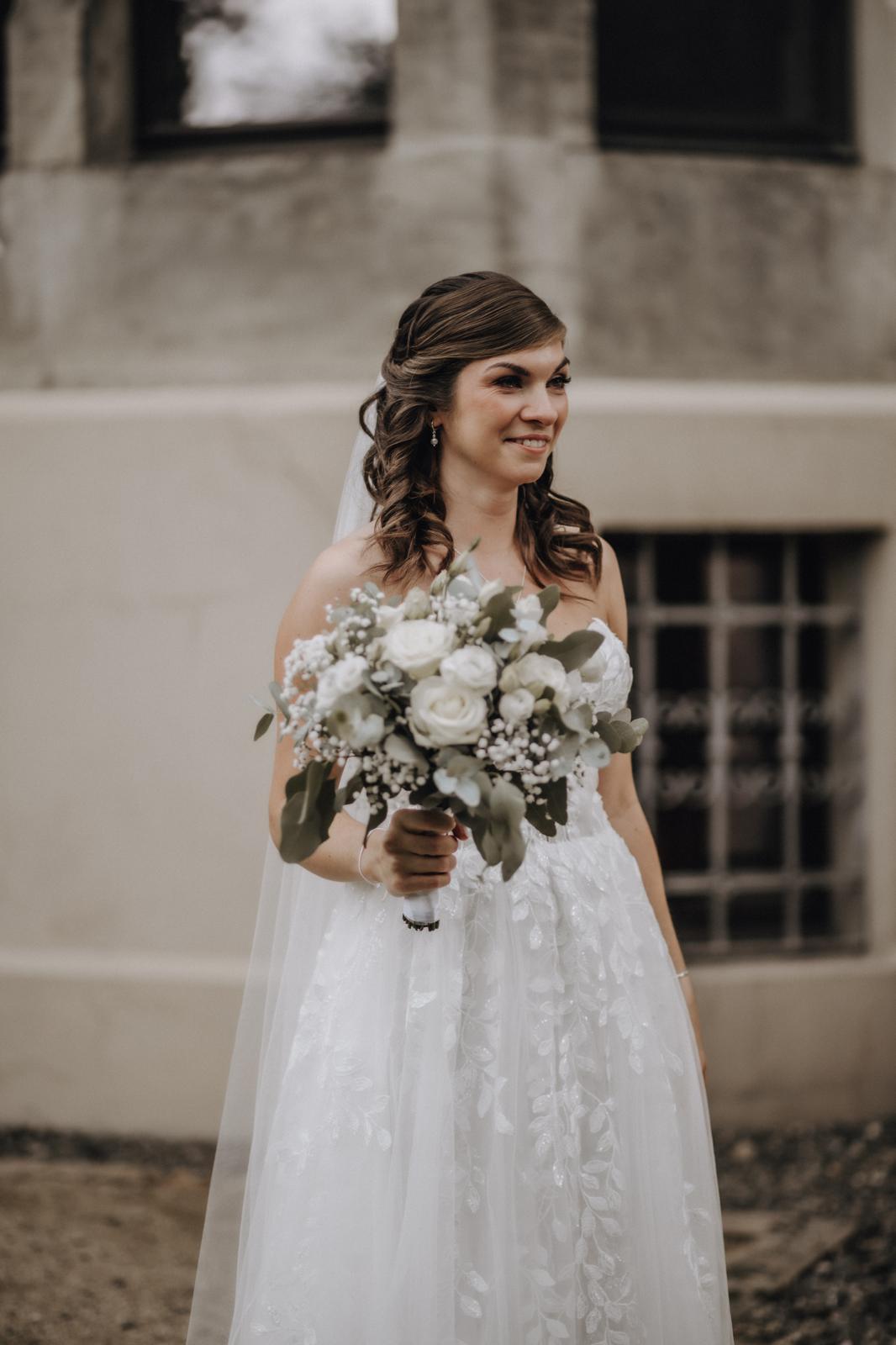 Celine <br>Foto: Nastassja Adler<br>Brautstyling: Judy R. Makeup