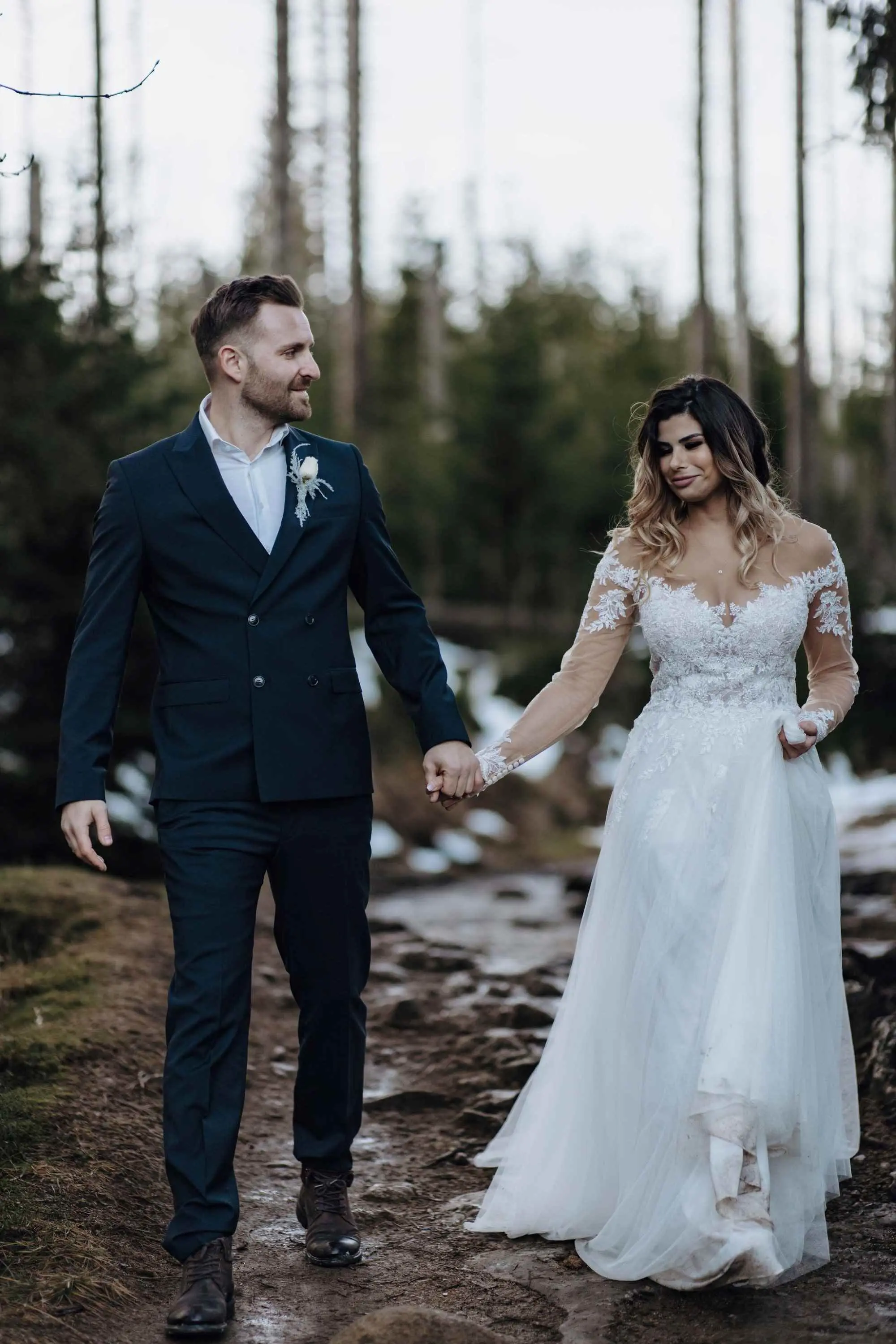 Jasmin <br>Konzept & Planung: Weddings by Leoni<br>Konzept, Planung & Fotografie: Tallygraphy Fotografie<br>Styling: Judy R. Makeup<br>Brautmode & Haarreif: Brautmode Prinzenstraße<br>Herrenausstatter: LO&GO<br>freie Traurednerin: Nele Fandrich<br>Floristik: Meisterfloristik by Gesa<br>Papeterie: Hazy Eventide <br>Models: Jasmin & Pascal