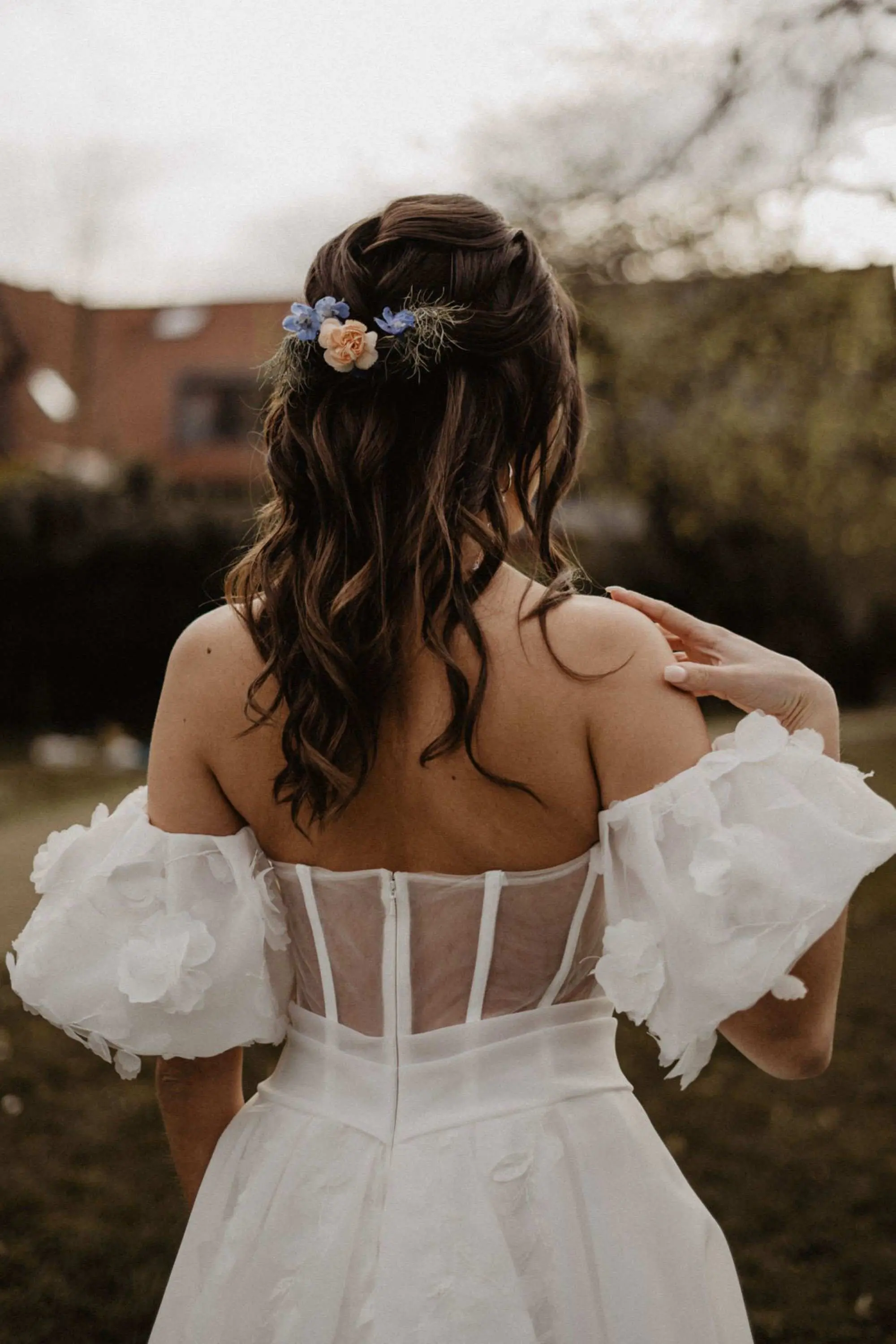 Nicole <br>Foto: Foto Borgward<br>Kleid & Anzug: weddingmanufaktur<br>Dekoration: your.day38<br>Schild: Kreativwerkstatt Lisa<br>Fotobox: Fotobox WOB<br>Blumen: Blumenstube Rex<br>Brautstyling: Judy R. Makeup