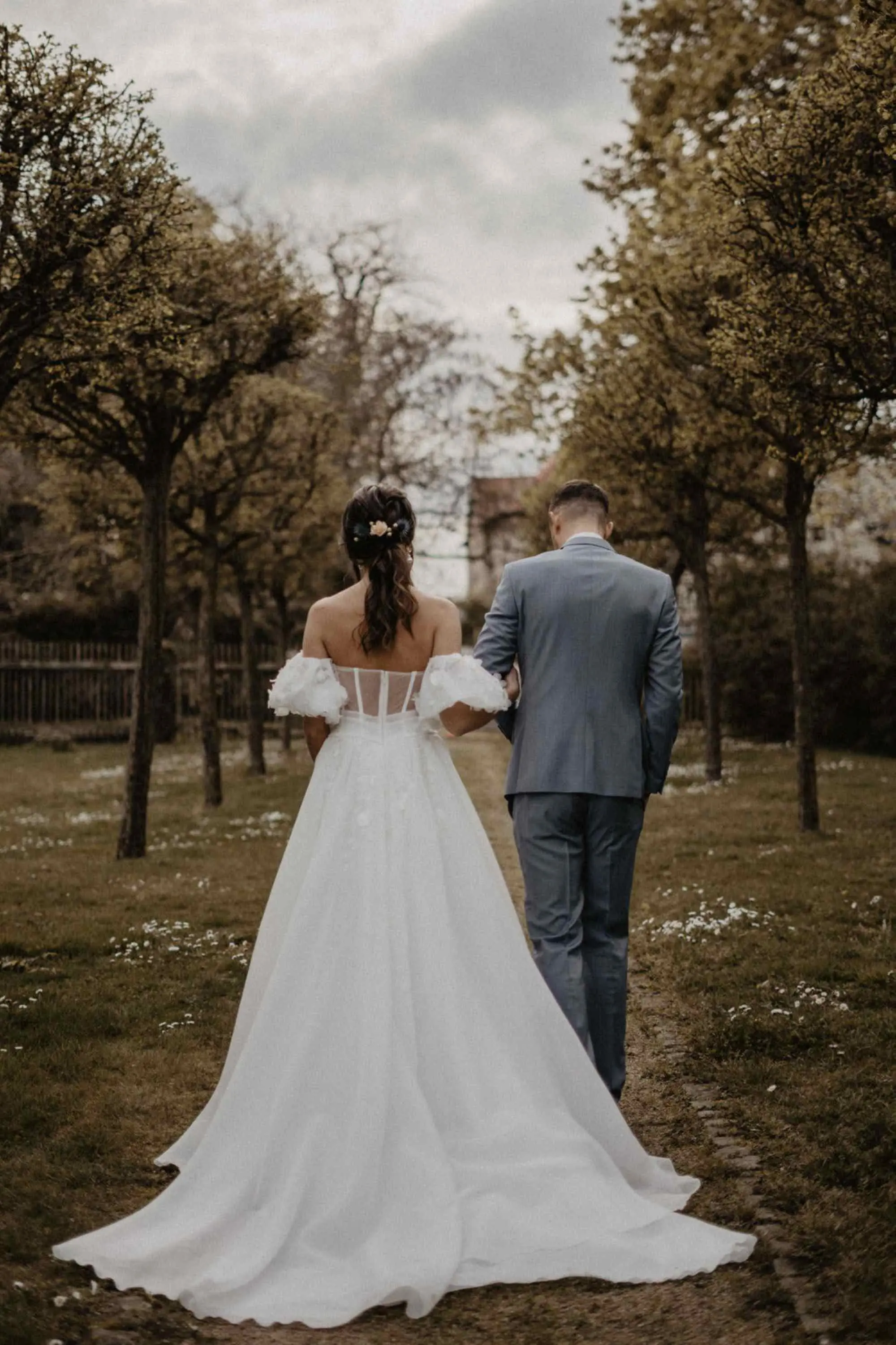 Nicole <br>Foto: Foto Borgward<br>Kleid & Anzug: weddingmanufaktur<br>Dekoration: your.day38<br>Schild: Kreativwerkstatt Lisa<br>Fotobox: Fotobox WOB<br>Blumen: Blumenstube Rex<br>Brautstyling: Judy R. Makeup